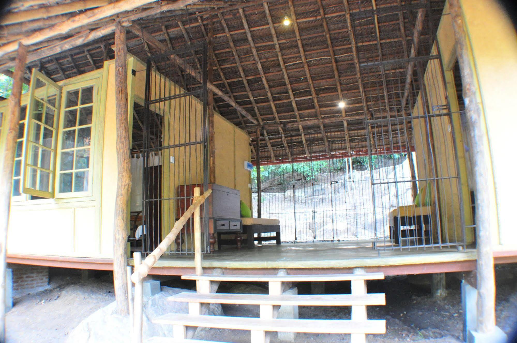 Back Of Beyond - Wild Haven Vila Sigiriya Exterior foto