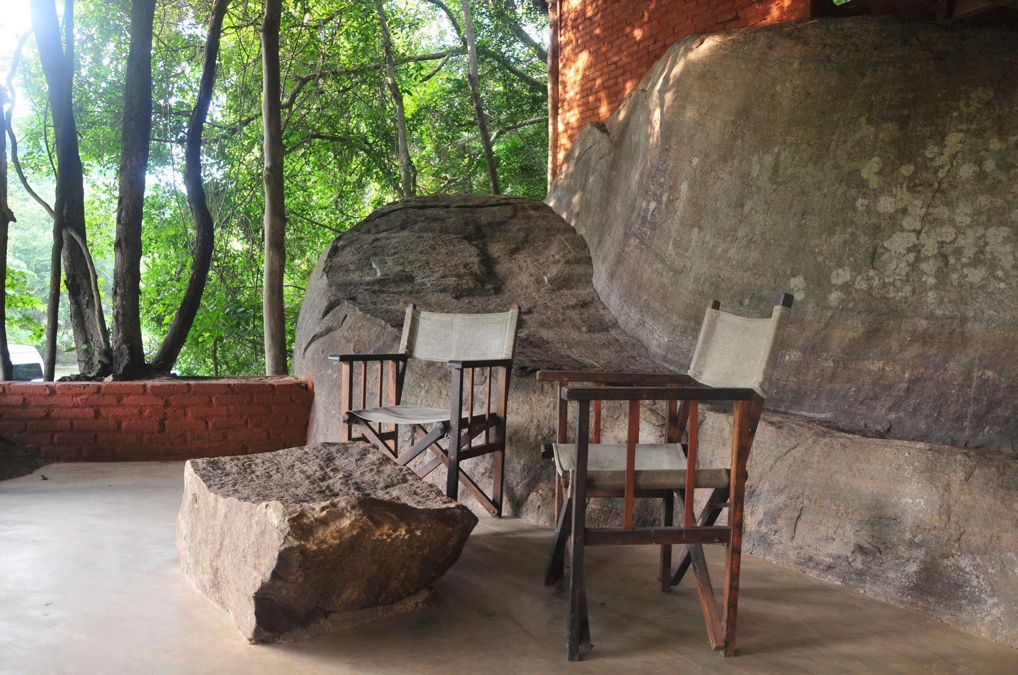 Back Of Beyond - Wild Haven Vila Sigiriya Exterior foto