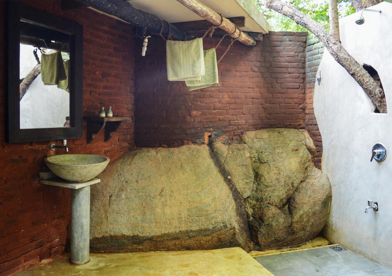 Back Of Beyond - Wild Haven Vila Sigiriya Exterior foto
