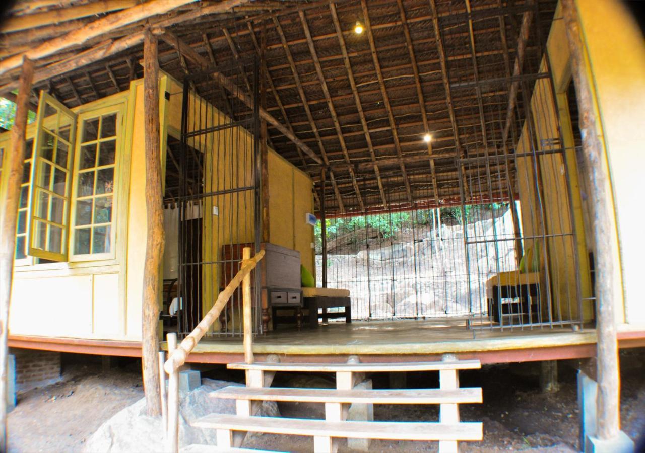 Back Of Beyond - Wild Haven Vila Sigiriya Exterior foto